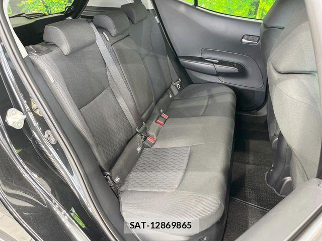 Toyota AQUA 2025-10 7214878-8