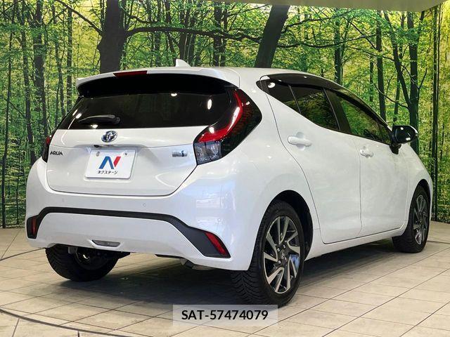 Toyota AQUA 2022-08 7214863-16