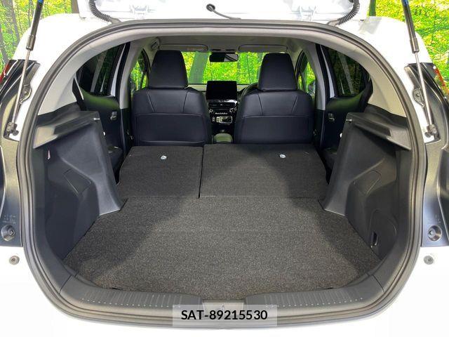 Toyota AQUA 2025-11 7214881-10