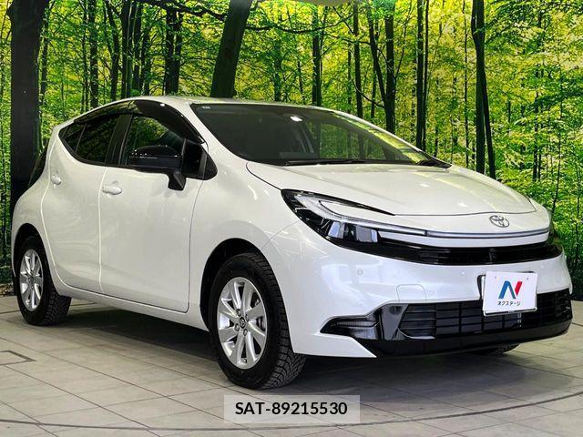 Toyota AQUA 2025-11 7214881-15
