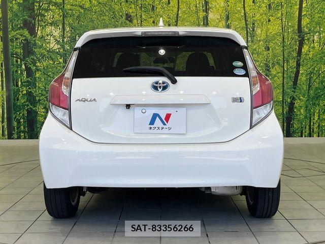 Toyota AQUA 2015-10 7214759-14