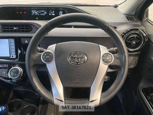 Toyota AQUA 2016-12 7214773-10