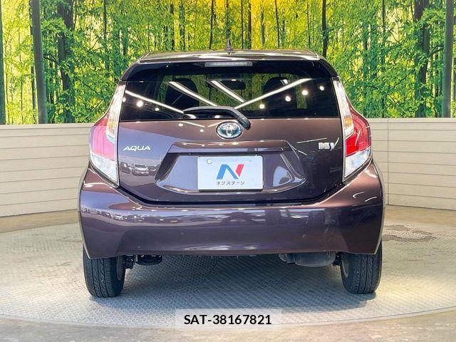 Toyota AQUA 2016-12 7214773-14