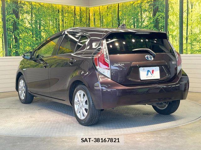 Toyota AQUA 2016-12 7214773-16