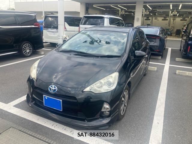 Toyota AQUA 2014-01 7214721-0