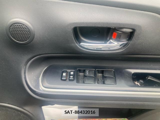 Toyota AQUA 2014-01 7214721-10