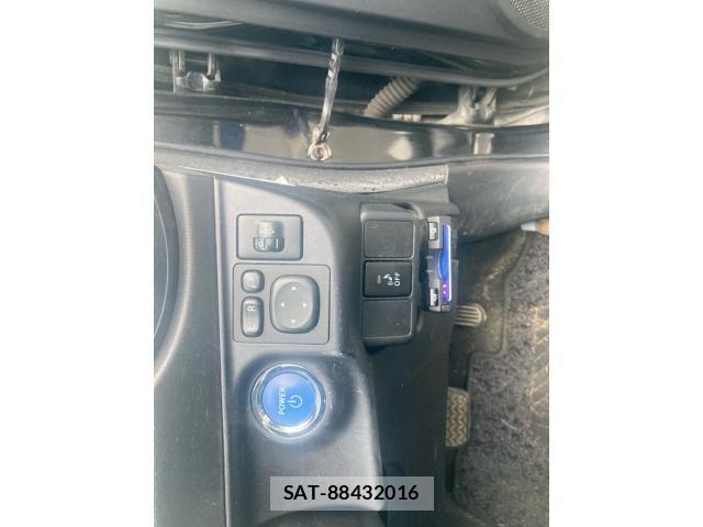 Toyota AQUA 2014-01 7214721-11