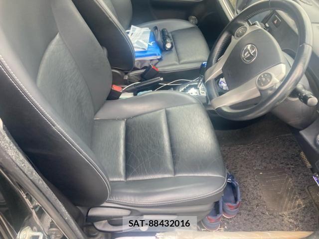 Toyota AQUA 2014-01 7214721-13