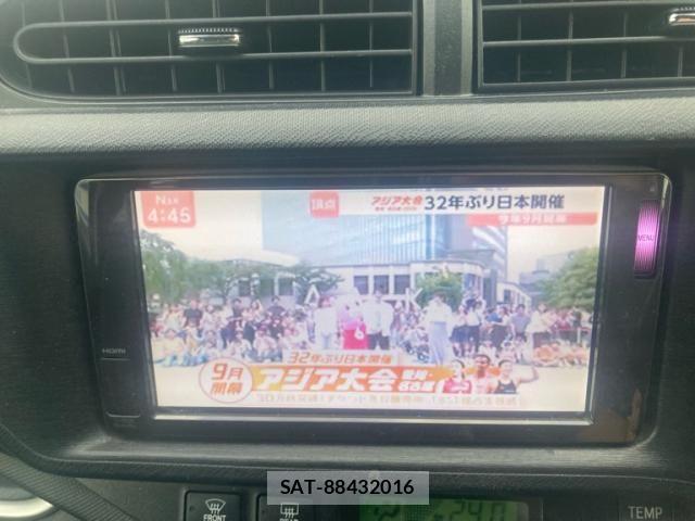 Toyota AQUA 2014-01 7214721-22