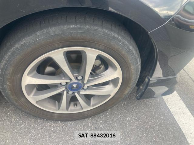Toyota AQUA 2014-01 7214721-2