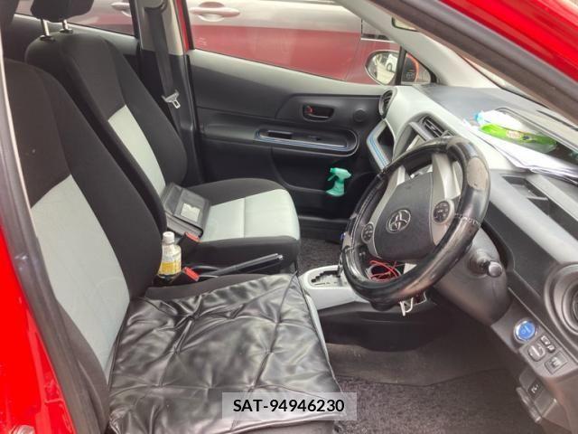 Toyota AQUA 2013-09 7214710-12