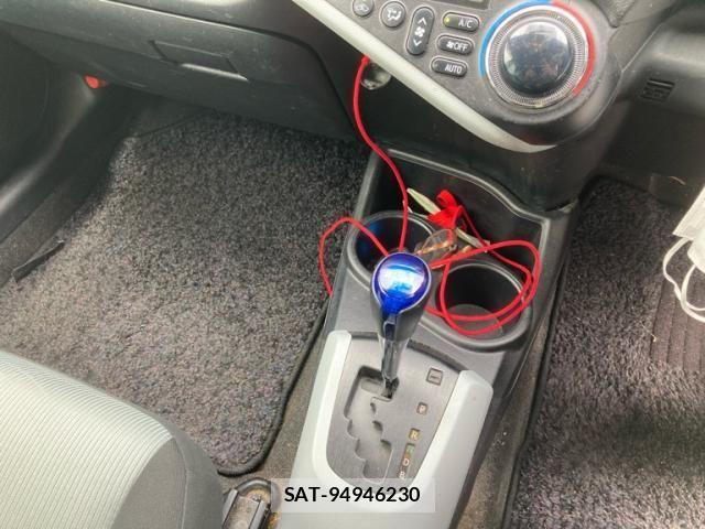 Toyota AQUA 2013-09 7214710-15