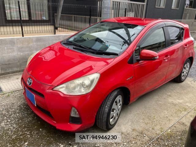 Toyota AQUA 2013-09 7214710-1