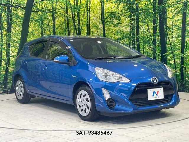 Toyota AQUA 2017-05 7214782-15