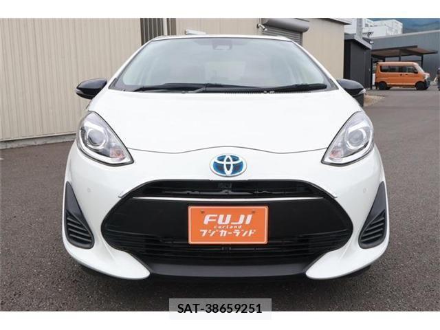 Toyota AQUA 2019-02 7213617-14