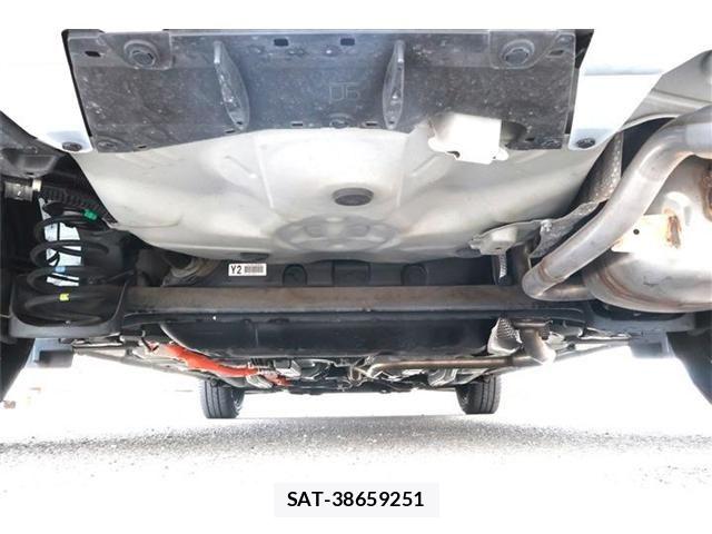 Toyota AQUA 2019-02 7213617-18