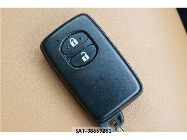 Toyota AQUA 2019-02 7213617-21