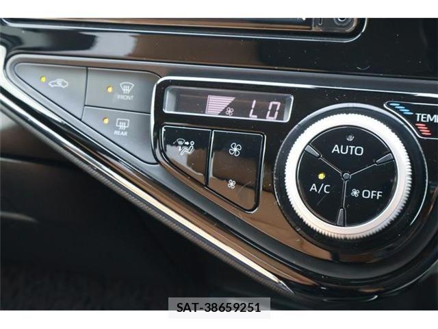Toyota AQUA 2019-02 7213617-26