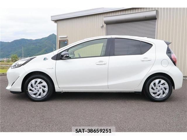 Toyota AQUA 2019-02 7213617-29