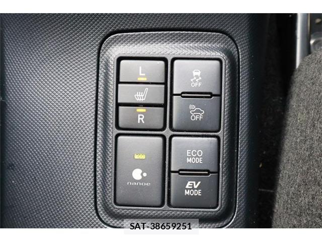 Toyota AQUA 2019-02 7213617-7
