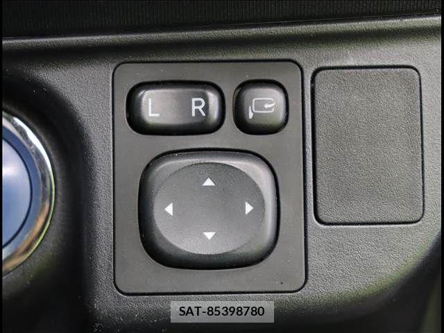 Toyota AQUA 2019-04 7213615-17