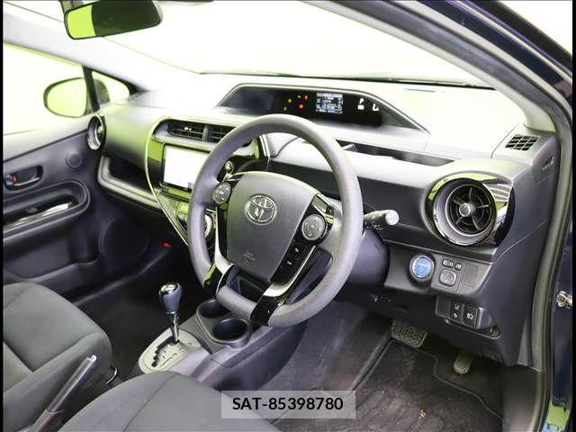 Toyota AQUA 2019-04 7213615-18