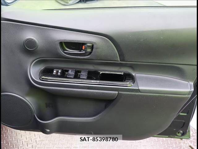 Toyota AQUA 2019-04 7213615-21