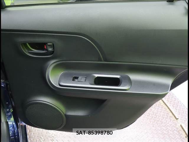Toyota AQUA 2019-04 7213615-23