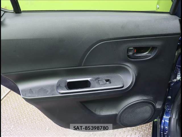 Toyota AQUA 2019-04 7213615-27