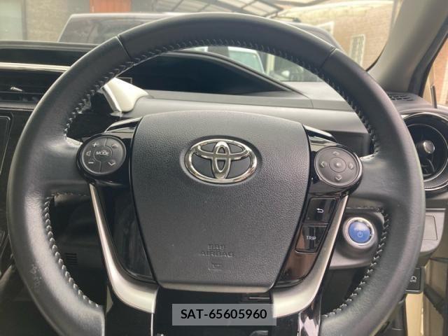 Toyota AQUA 2018-02 7214799-15
