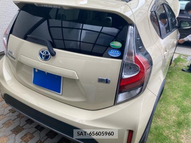 Toyota AQUA 2018-02 7214799-1