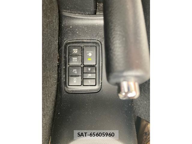 Toyota AQUA 2018-02 7214799-20
