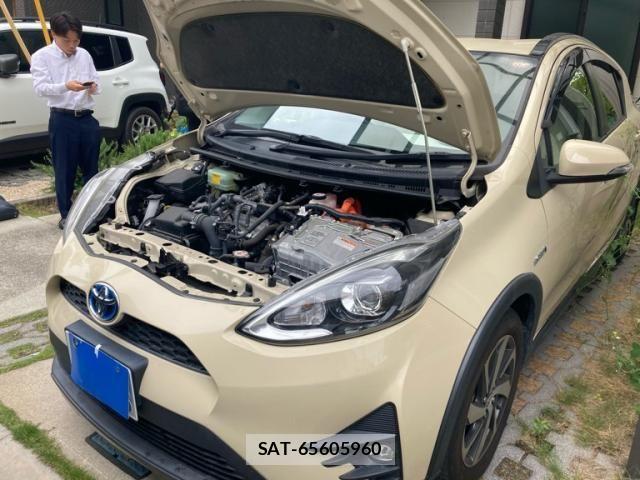 Toyota AQUA 2018-02 7214799-2