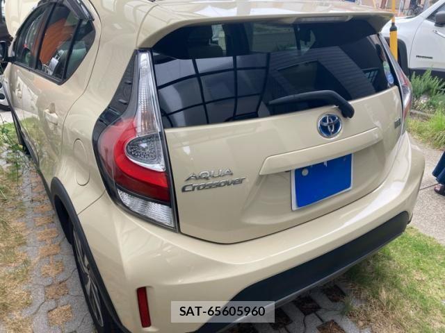 Toyota AQUA 2018-02 7214799-3