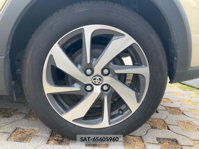 Toyota AQUA 2018-02 7214799-5