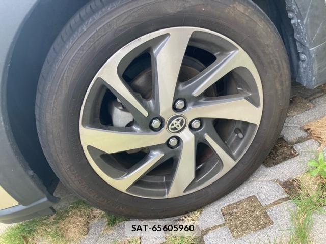 Toyota AQUA 2018-02 7214799-7