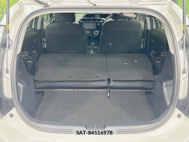 Toyota AQUA 2019-11 7214832-9