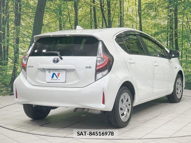 Toyota AQUA 2019-11 7214832-16