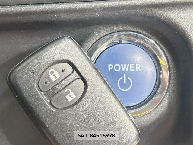Toyota AQUA 2019-11 7214832-6