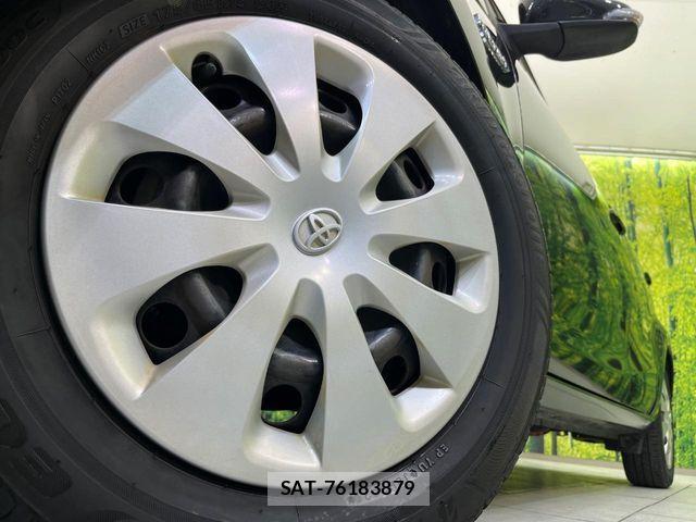 Toyota AQUA 2013-07 7214696-12