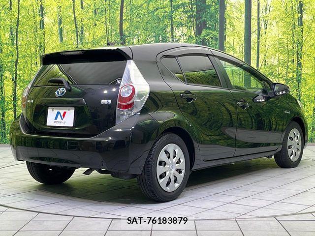 Toyota AQUA 2013-07 7214696-16