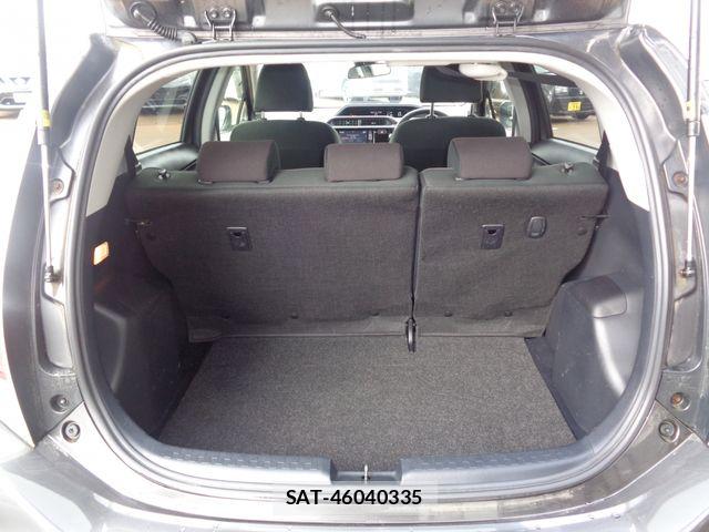 Toyota AQUA 2016-04 7214768-11