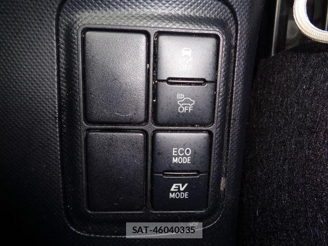 Toyota AQUA 2016-04 7214768-15