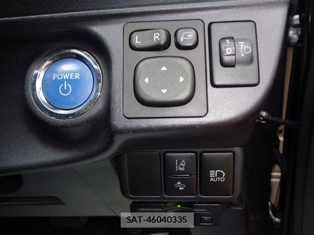 Toyota AQUA 2016-04 7214768-17