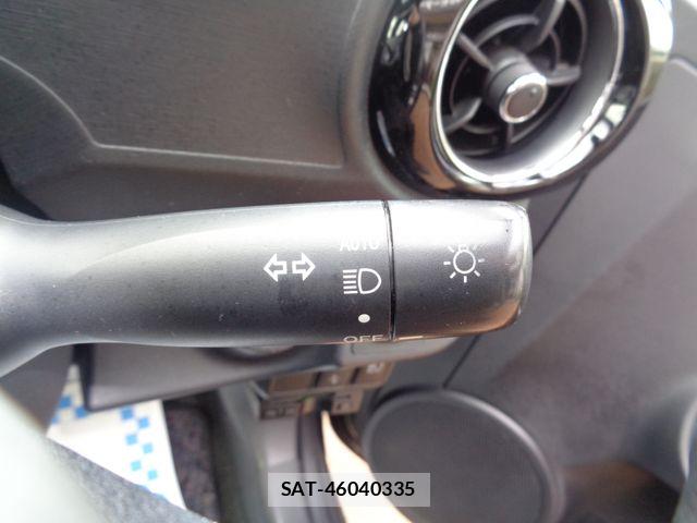 Toyota AQUA 2016-04 7214768-19