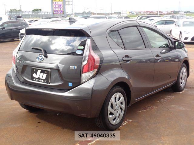Toyota AQUA 2016-04 7214768-2