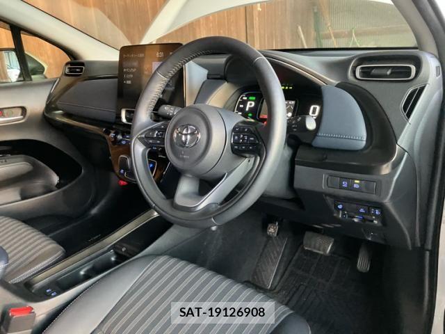 Toyota AQUA 2021-09 7214858-8