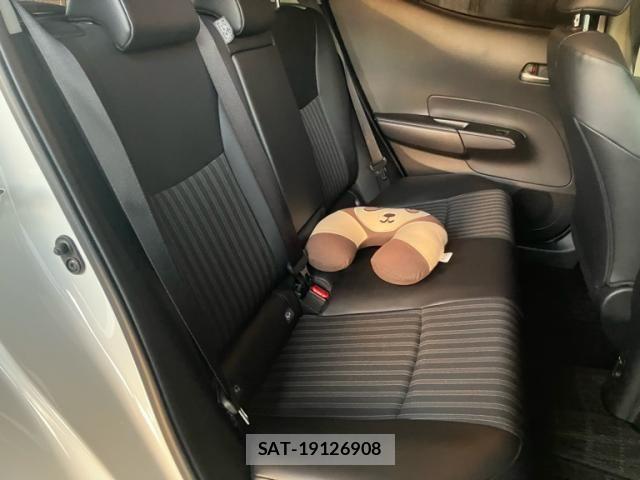 Toyota AQUA 2021-09 7214858-11