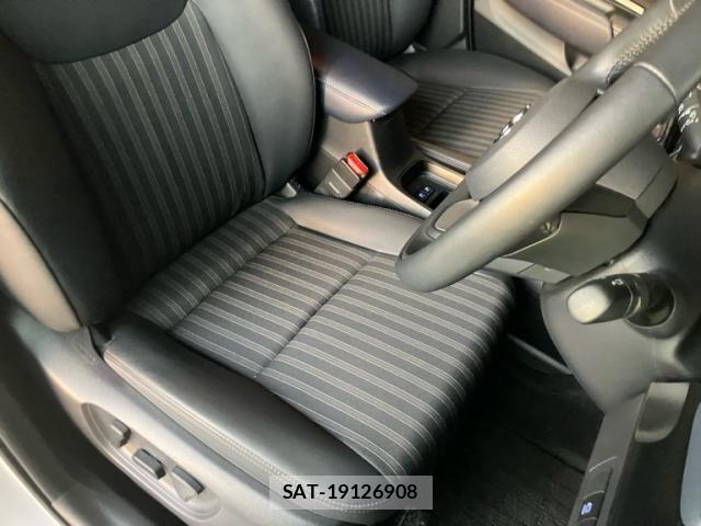 Toyota AQUA 2021-09 7214858-7