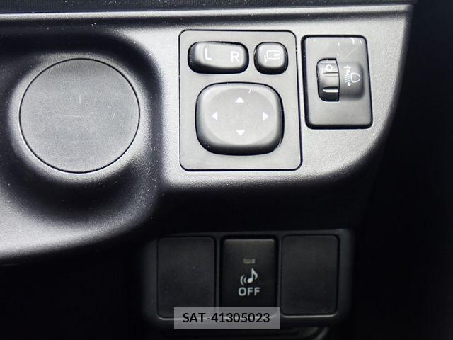Toyota AQUA 2015-05 7214743-17